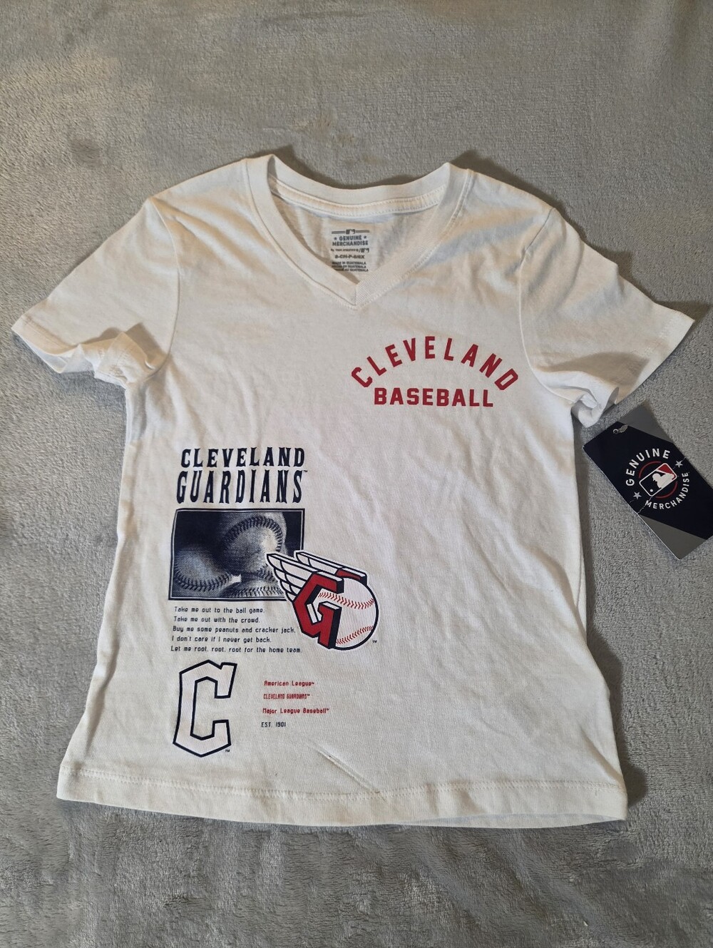 MLB Genuine Merchandise Cleveland Guardians Girls White V-Neck size S (6/6x) NWT